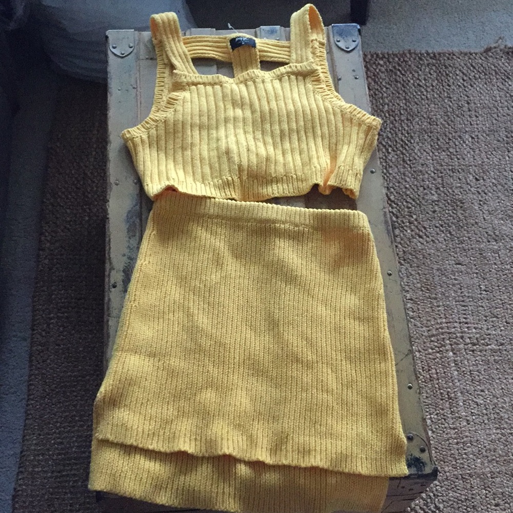 NASTY GAL STRETCH YELLOW 2PC CROP SKIRT SET M - Picture 13 of 13